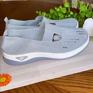 Gray Cushioned Slip-On Sneakers for Everyday Comfort